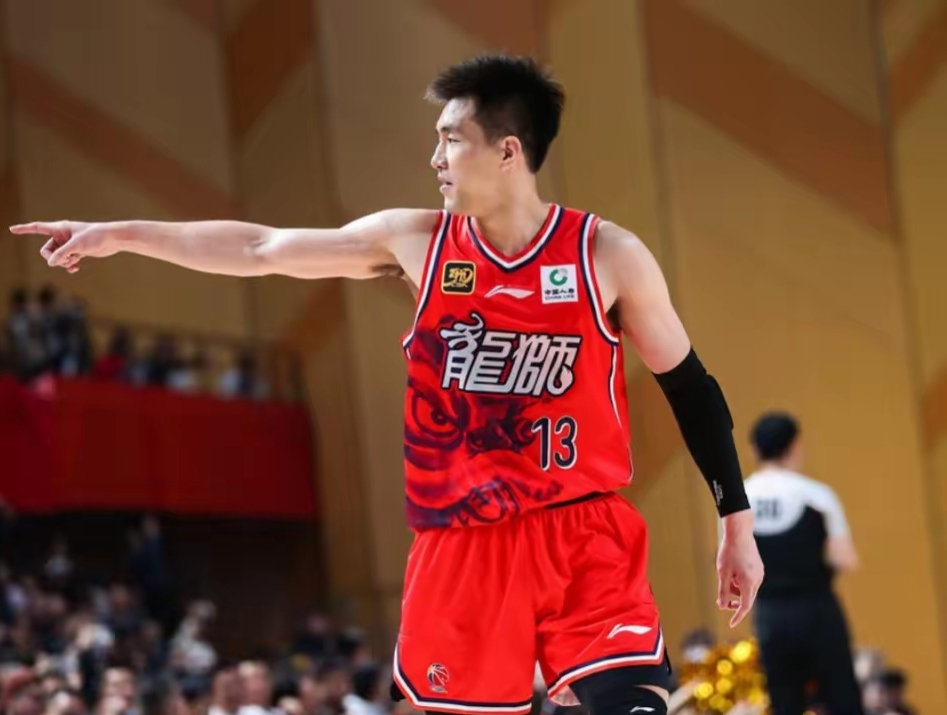 赛前体能课后，底特律活塞扳平良机备战CBA常规赛，话题不断，训练强度明显提升的简单介绍